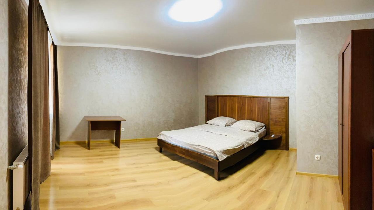 Ogienka 2B, Center Lutsk Apartment Exterior foto
